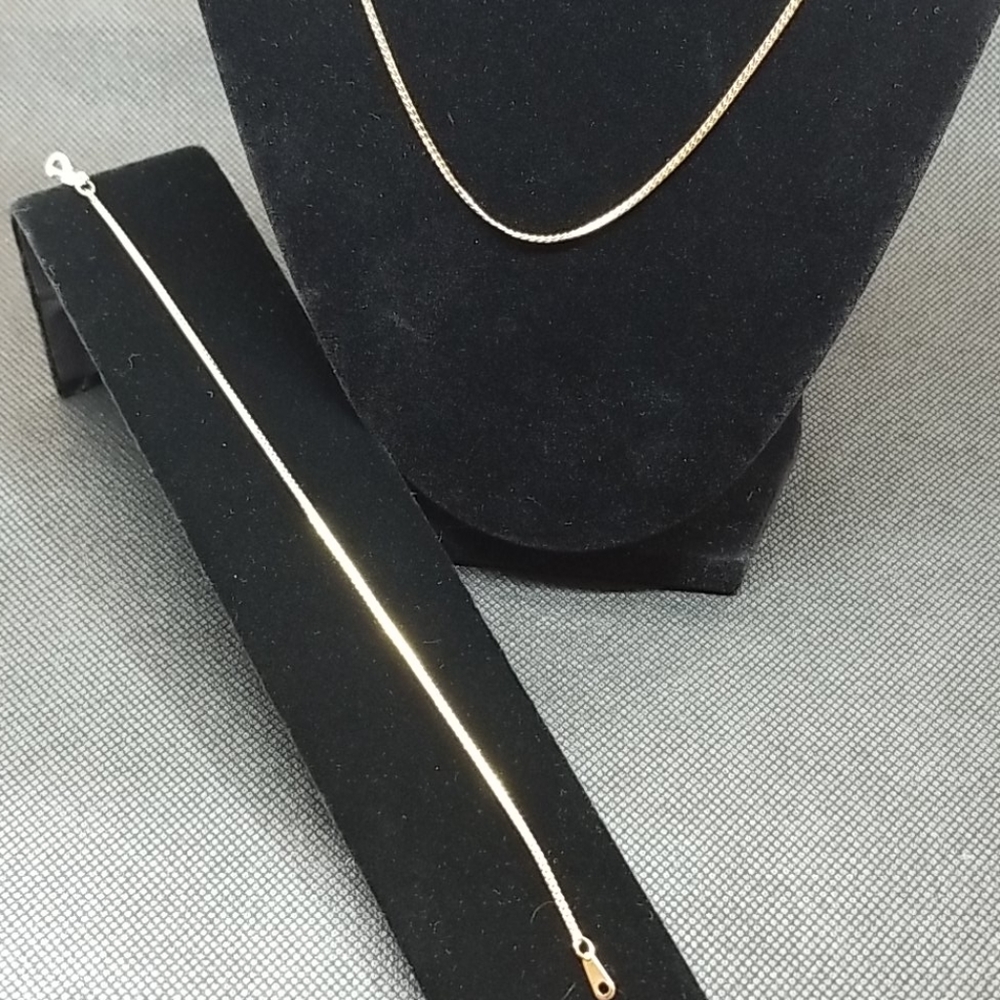Necklace and bracelet